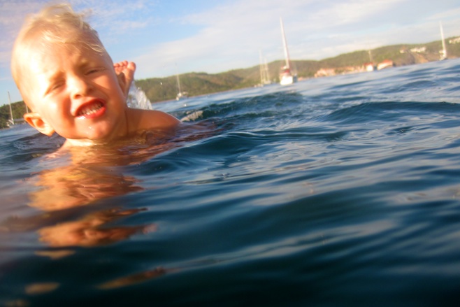 Tenacatita Swimming